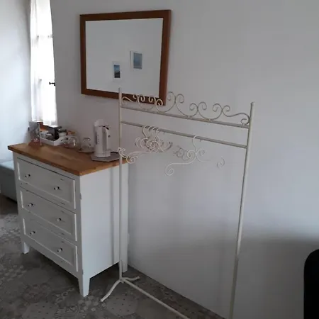 Aux Trois Soleils 3* שברה