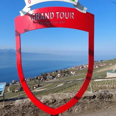 Aux Trois Soleils לינה וארוחת בוקר