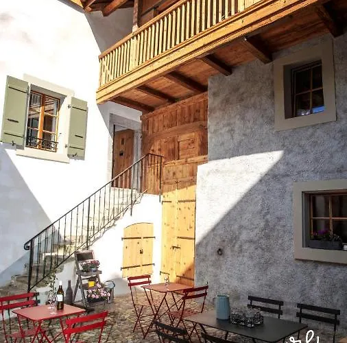 Aux Trois Soleils Bed & Breakfast