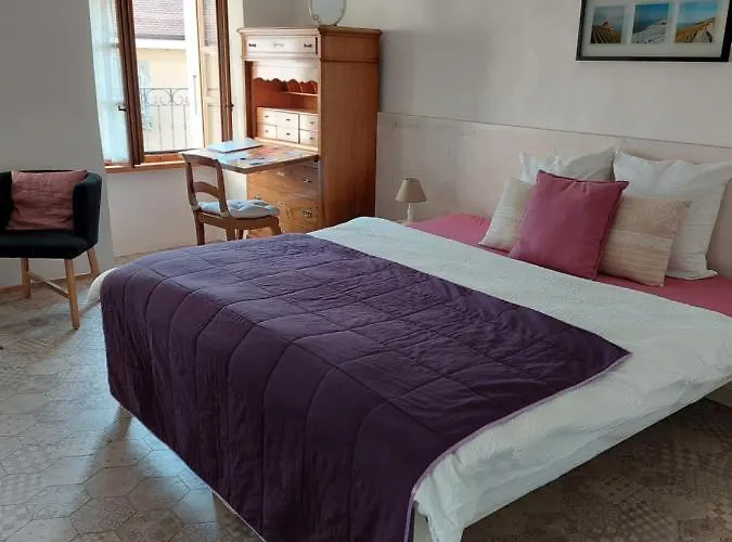 Aux Trois Soleils Bed & Breakfast 3*